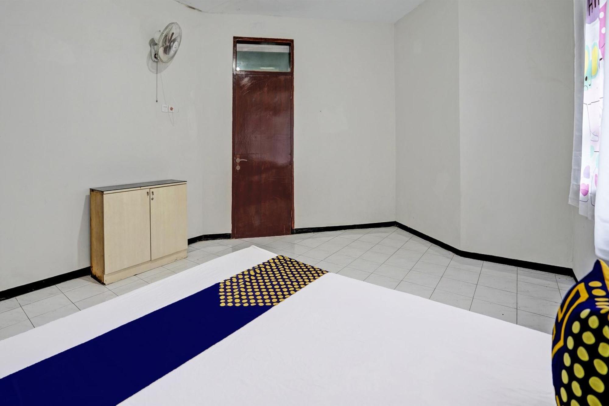 Spot On 92388 Villa Segi Delapan Prigen Exterior photo