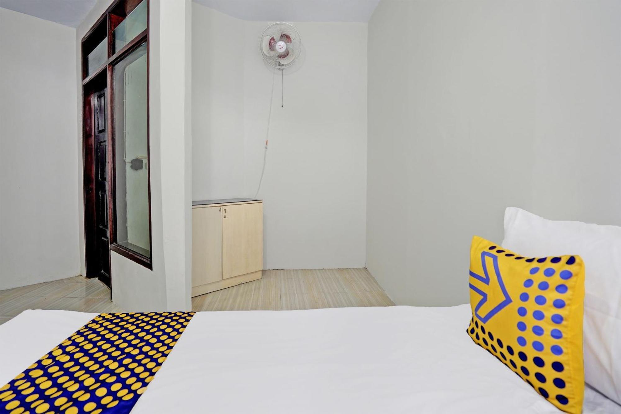 Spot On 92388 Villa Segi Delapan Prigen Exterior photo