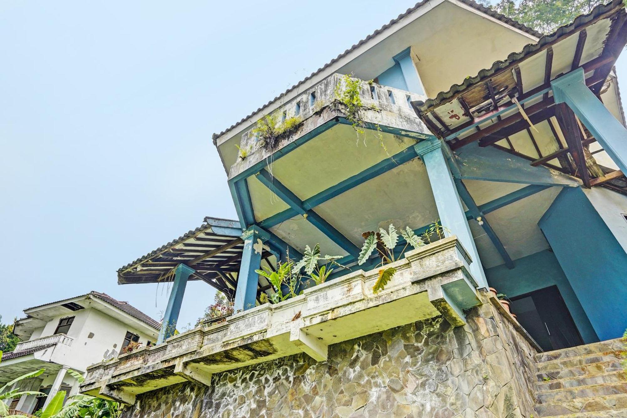 Spot On 92388 Villa Segi Delapan Prigen Exterior photo