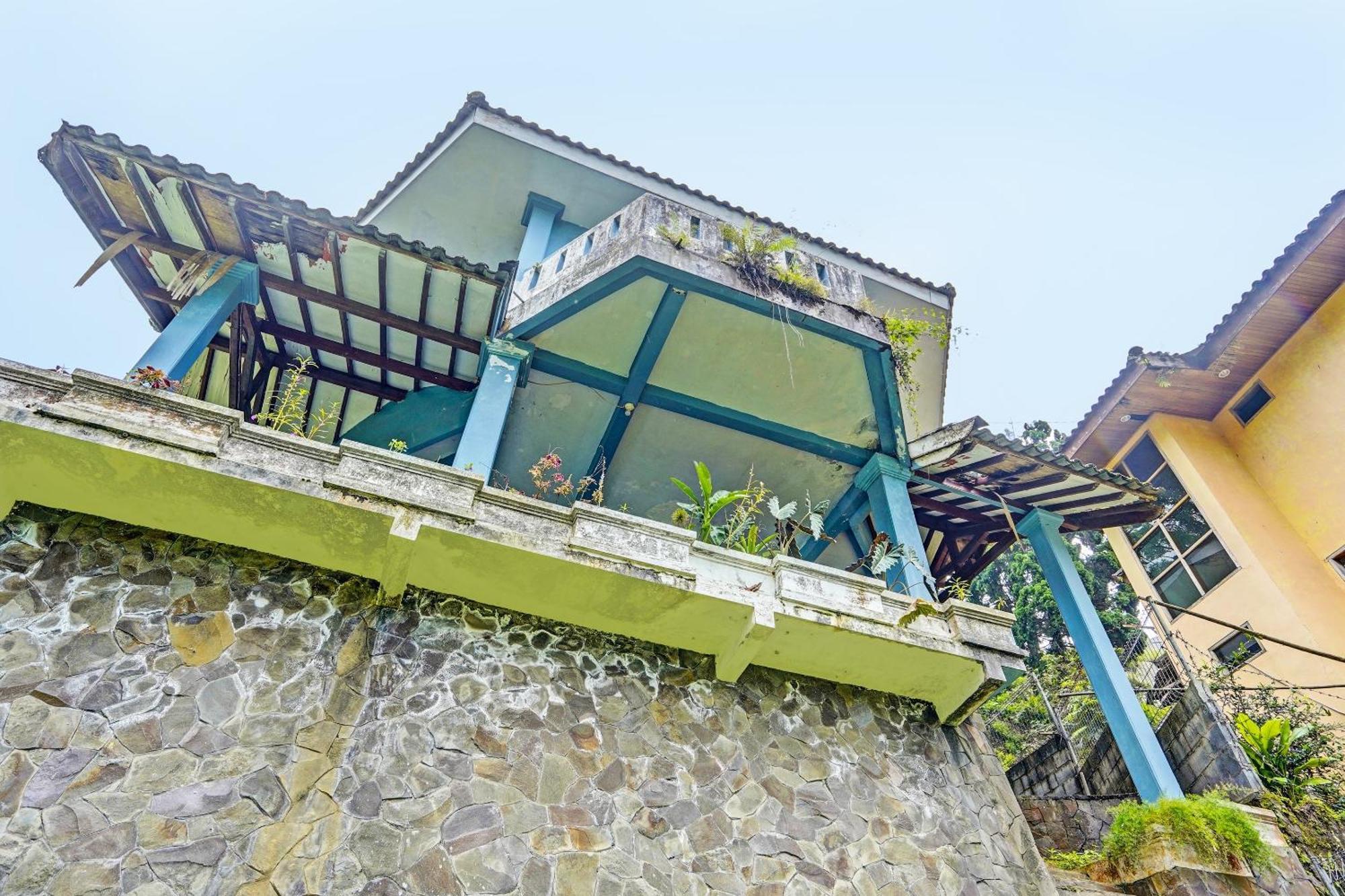 Spot On 92388 Villa Segi Delapan Prigen Exterior photo