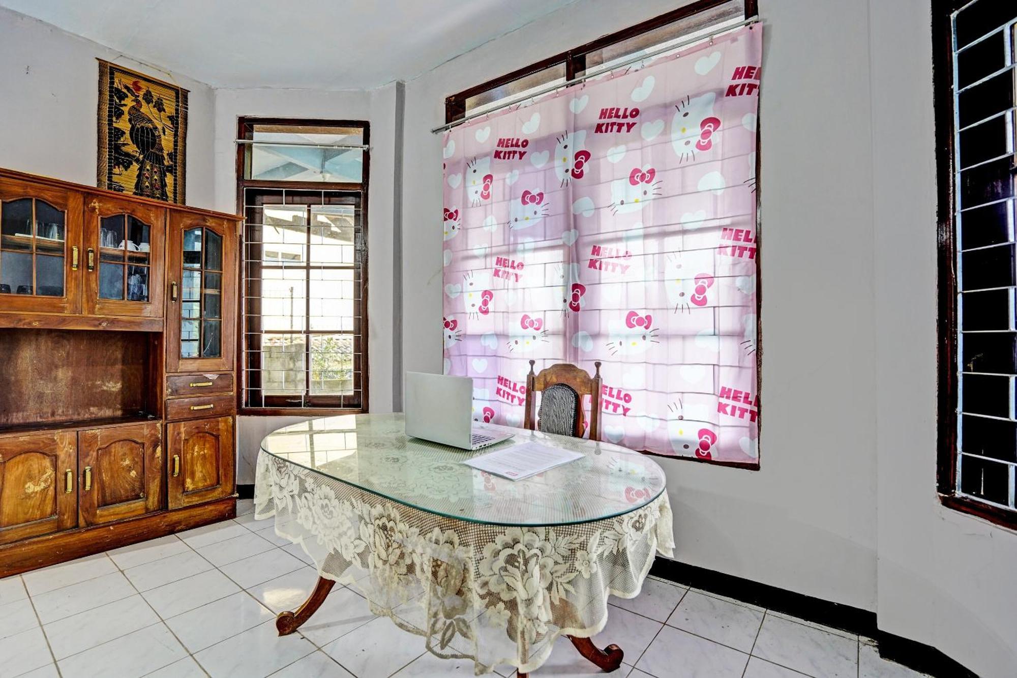 Spot On 92388 Villa Segi Delapan Prigen Exterior photo