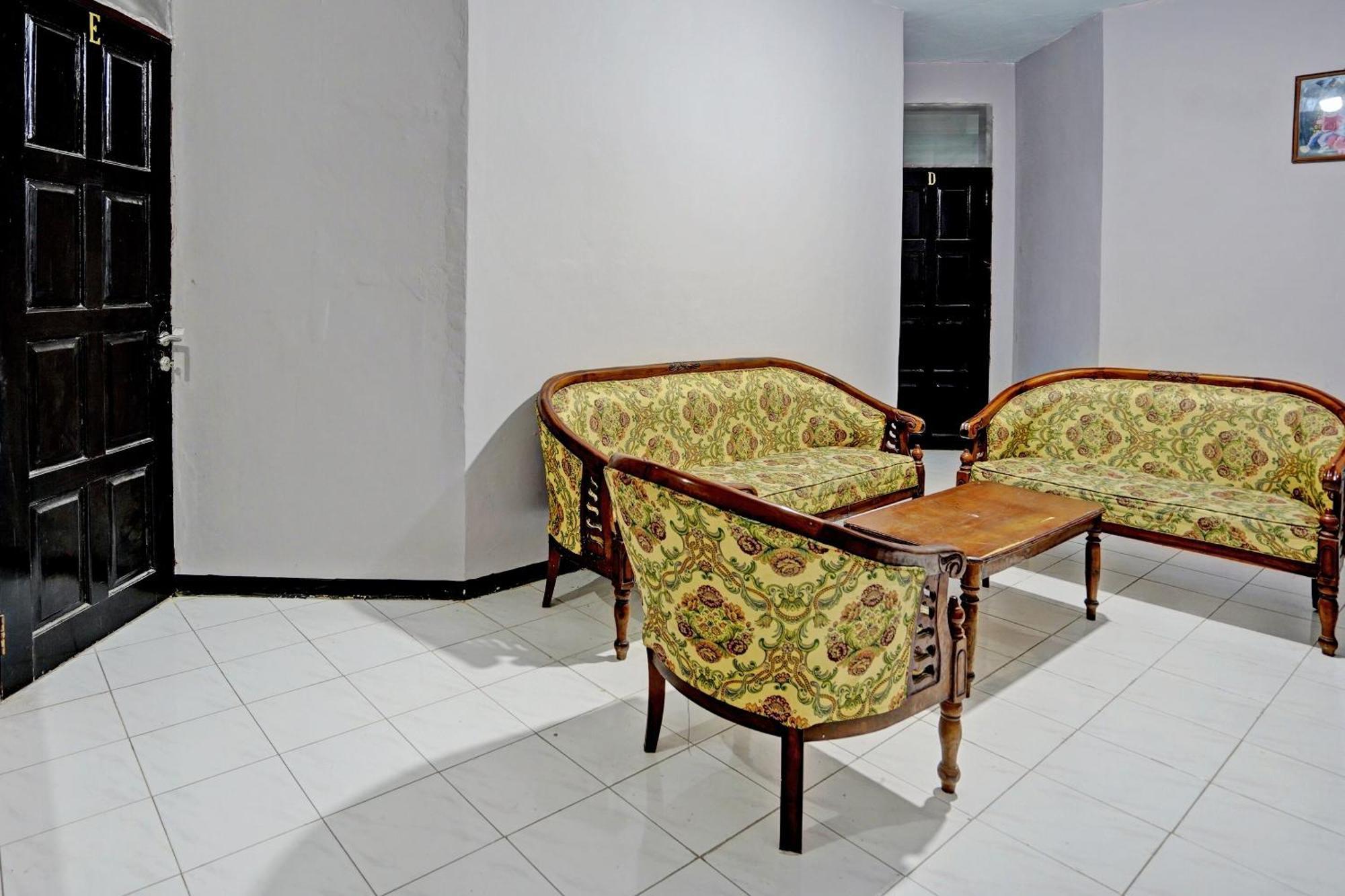 Spot On 92388 Villa Segi Delapan Prigen Exterior photo